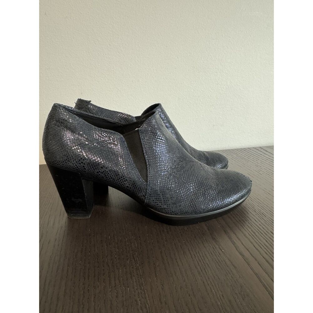 ECCO Danish‎ Shape 55 Plateau Stack Bootie Blue Snakeskin Print 8 Women’s Shoes